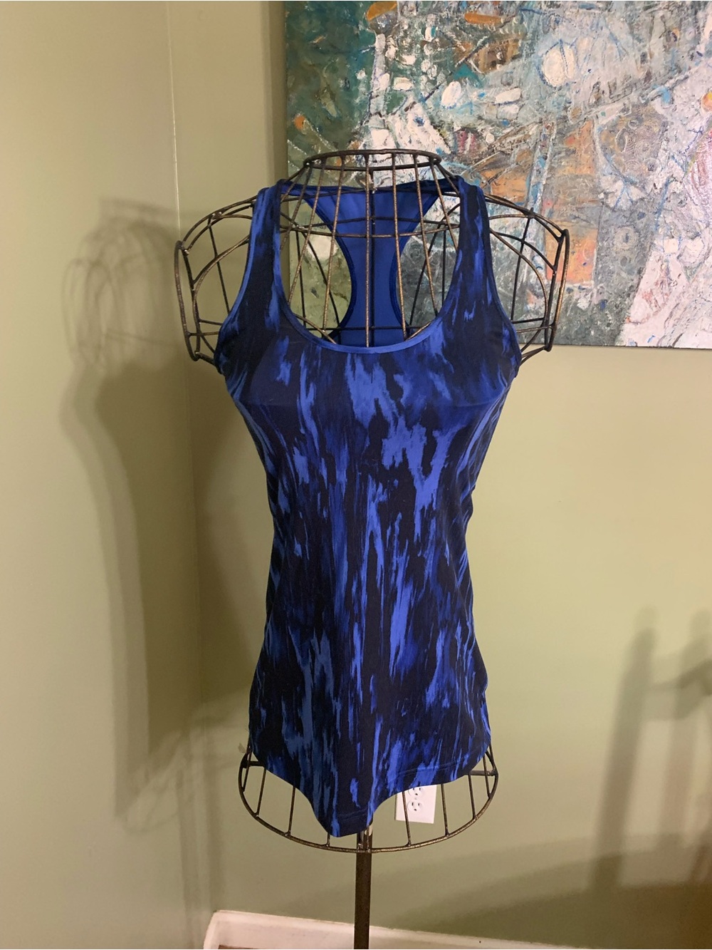 Ladies Lululemon top.